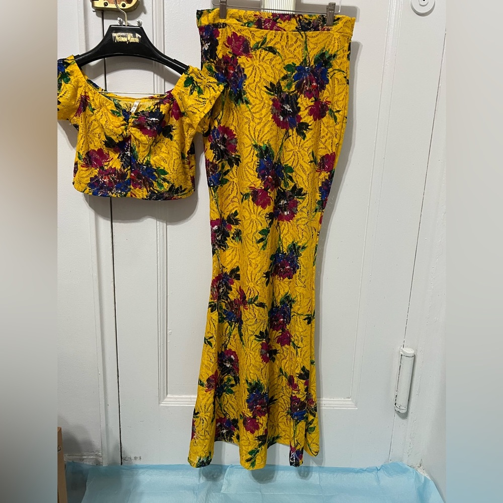 WOMER’S  SUMMER  SUIT made in USA size Like NEW